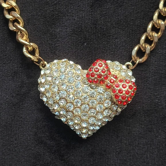 Betsey Johnson crystal heart bow necklace - Picture 2 of 6